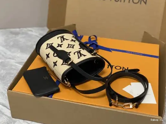 BUCKET VUITTON NANO LOUIS 0607